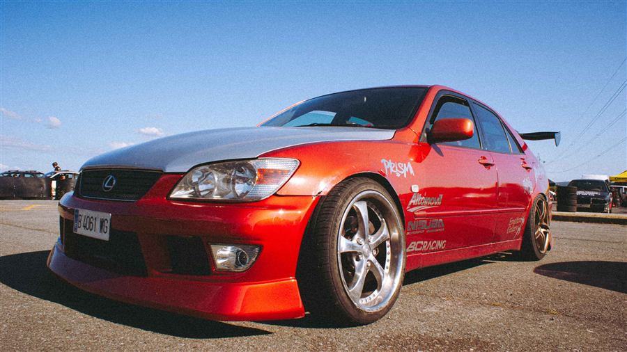 Pastoriza Drift Day — la Lexus IS rouge de face